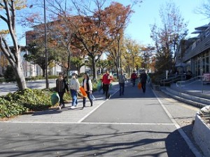 1437　学生回来2