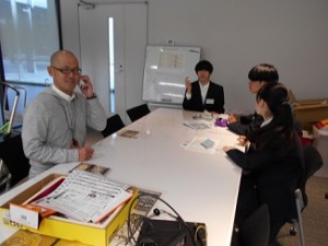 1297 携帯やりとり中　2