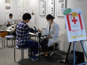 1536　血圧測定中